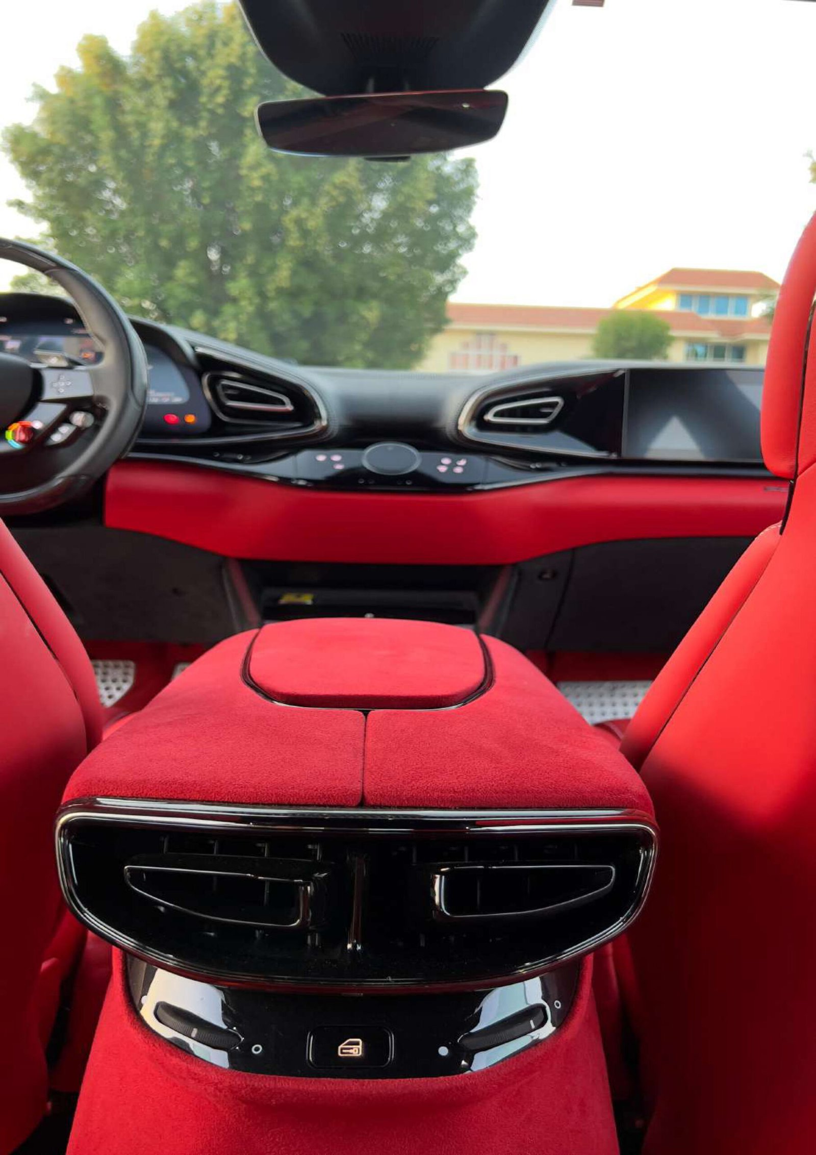 Ferrari-Purosangu-white-2024-11