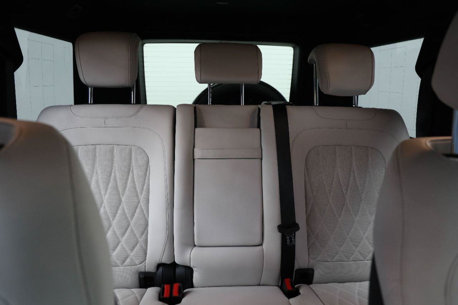 Mercedes-G63---2025-19